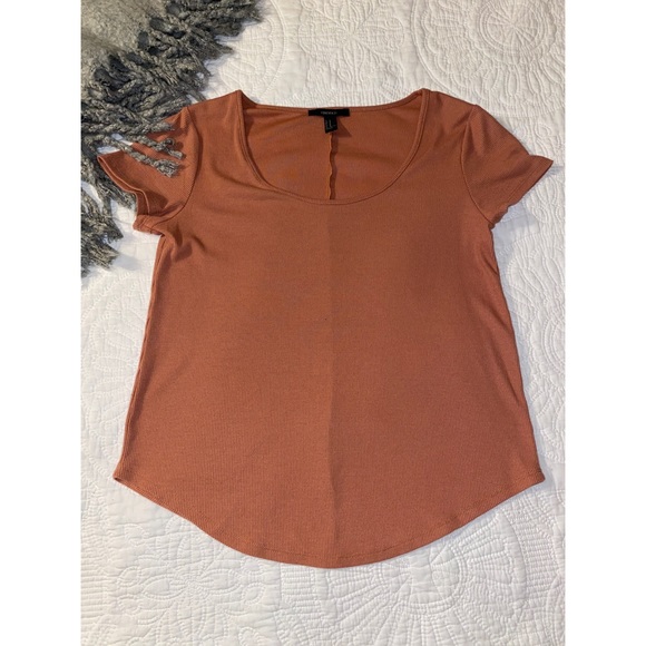 Forever 21 Pink Scoop Neck Tshirt - Picture 1 of 3